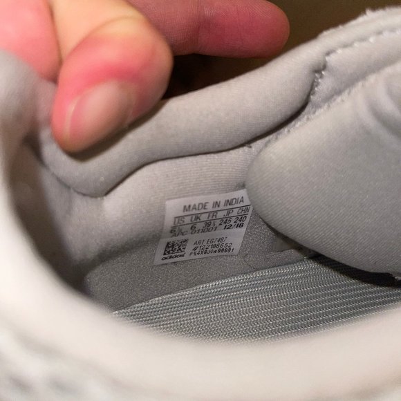 Yeezy 700 V2 Hospital Blue - Picture 2 of 3